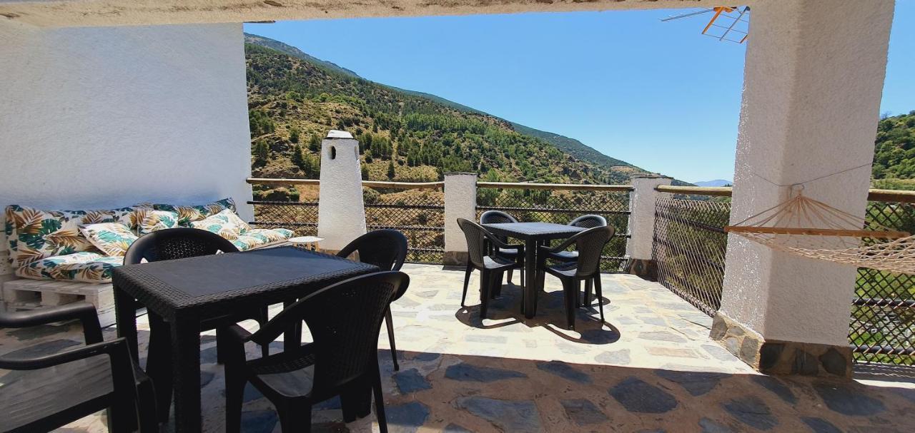 El Capricho De Trevelez Apartment Exterior photo